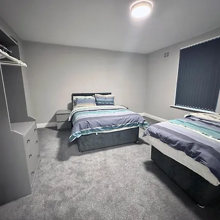 Modernised 3 Bedroom House, Lascelle بيت للعطل